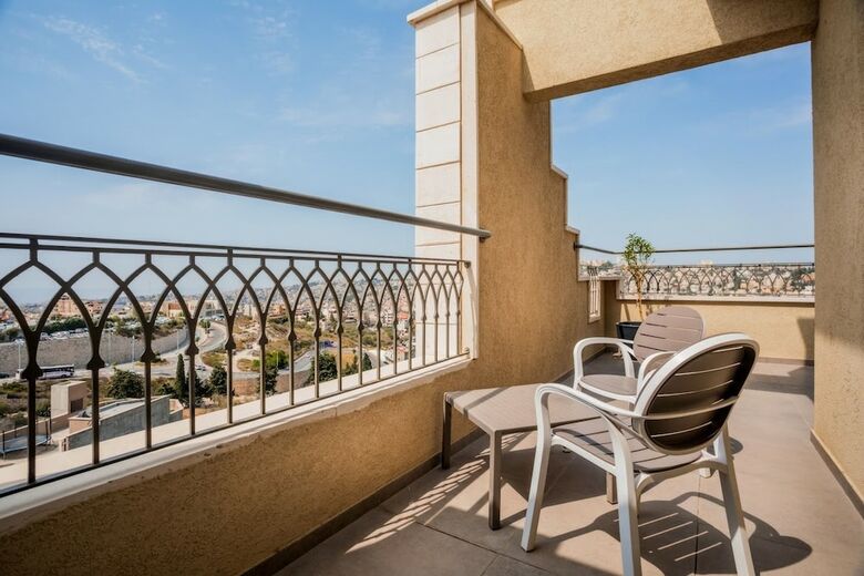 Hotel Ramada By Wyndham Nazareth