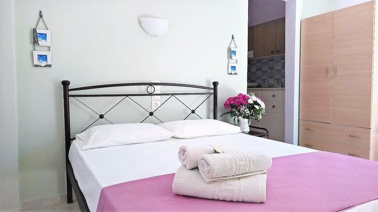 Aloni Studios & Apartments