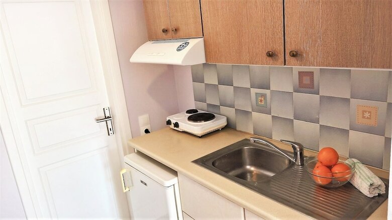 Aloni Studios & Apartments