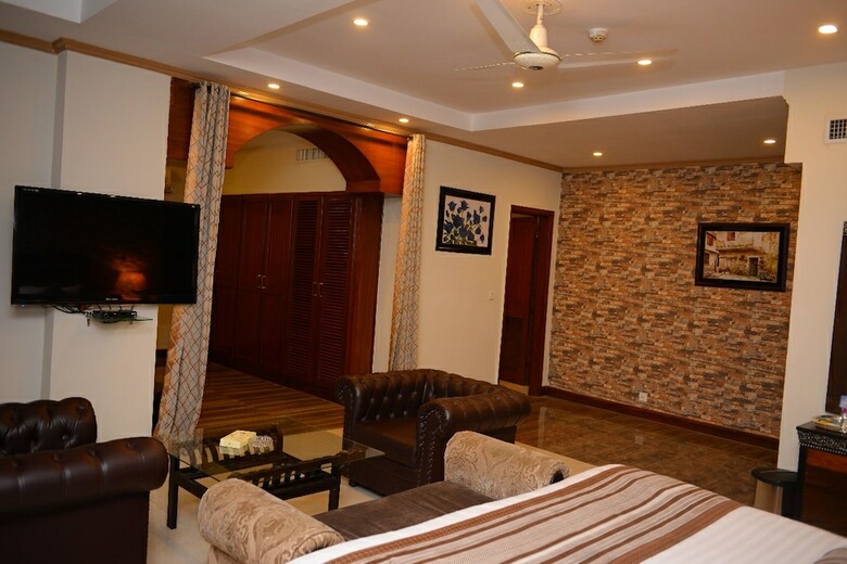 Hotel Hilton Suites