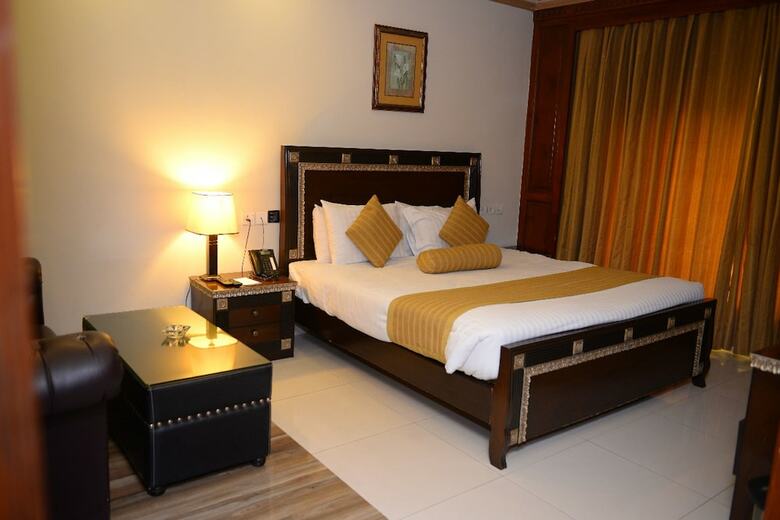 Hotel Hilton Suites