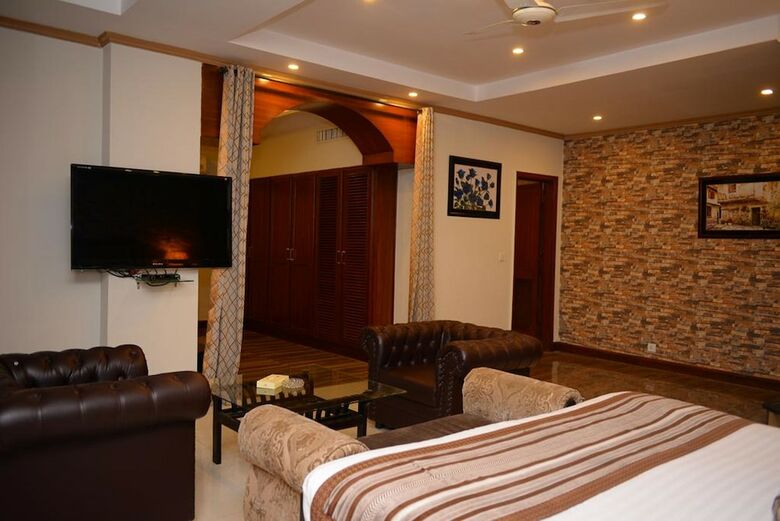 Hotel Hilton Suites