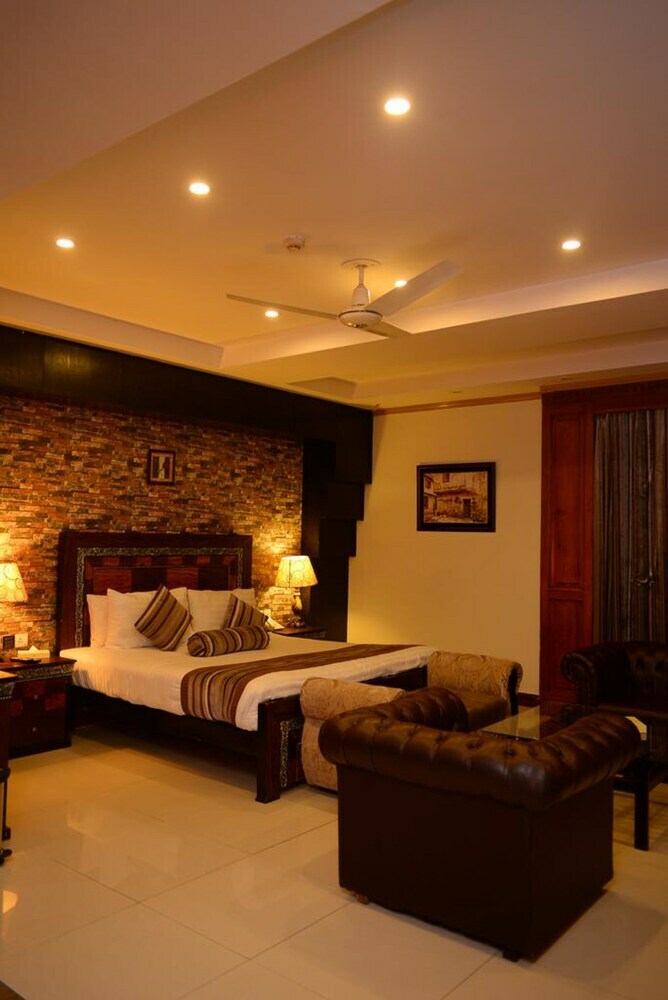 Hotel Hilton Suites