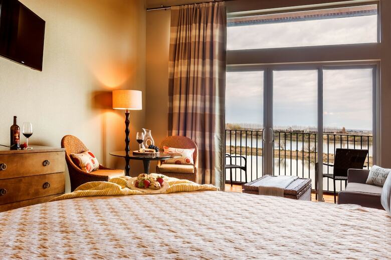Hotel The Lodge At Columbia Point