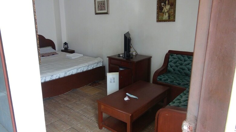 Hotel Mb's Garden Inn