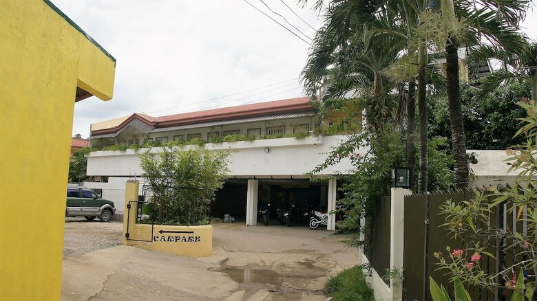 Hotel Mb's Garden Inn