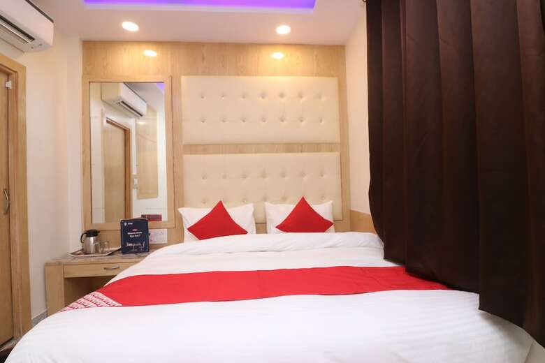 Hotel Check In Room Chuna Mandi