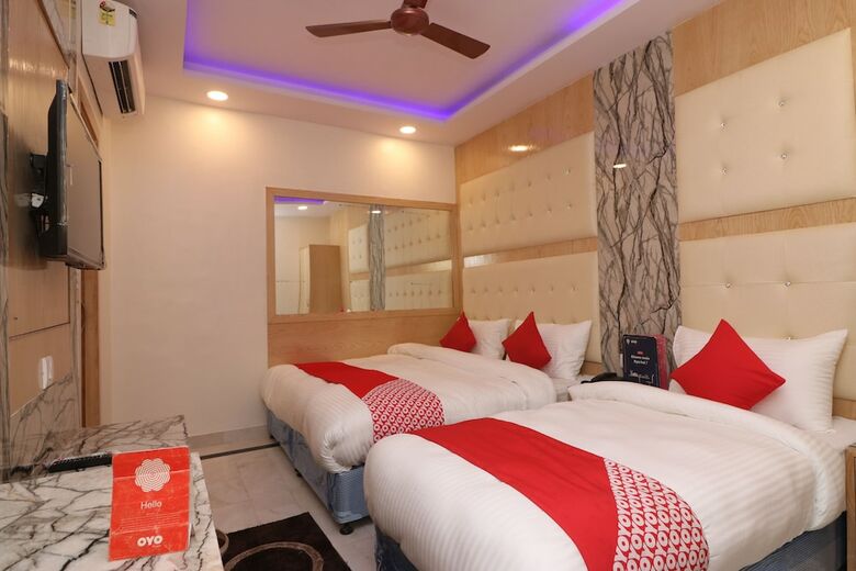 Hotel Check In Room Chuna Mandi