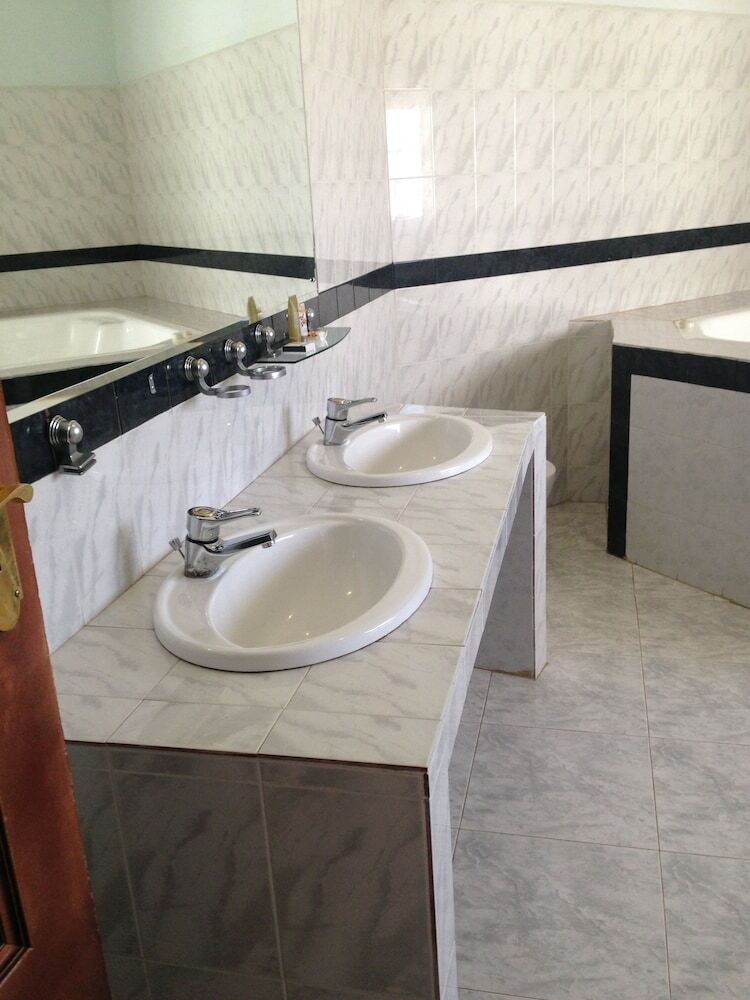 White Palace Hotel