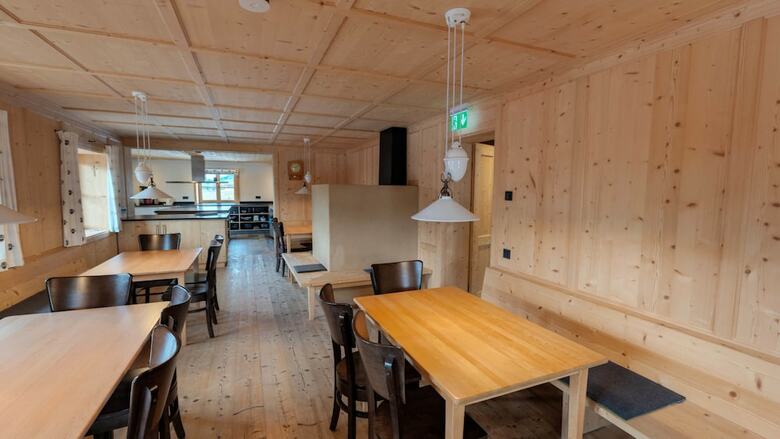 Alpen Select Lodge For 16-24 People