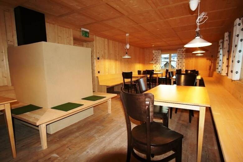 Alpen Select Lodge For 16-24 People