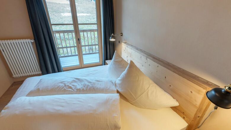 Alpen Select Lodge For 16-24 People