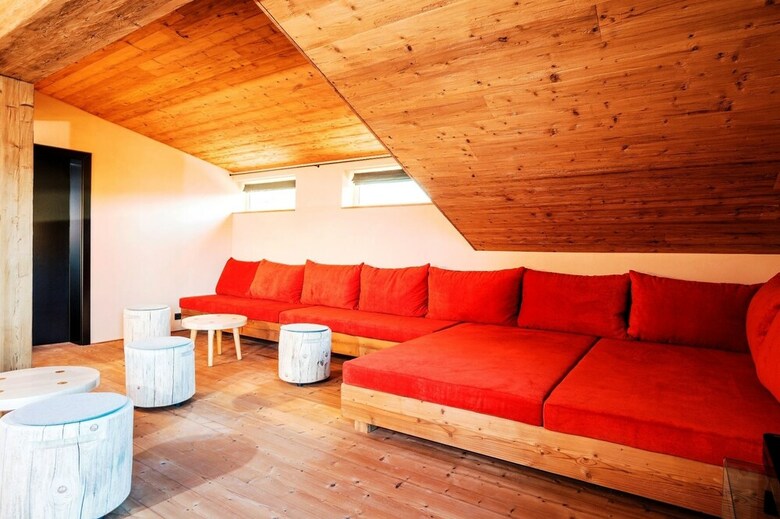 Alpen Select Lodge For 16-24 People