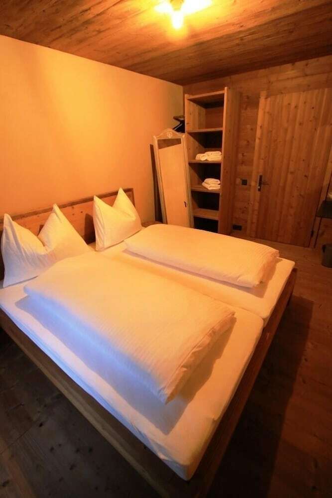 Alpen Select Lodge For 16-24 People