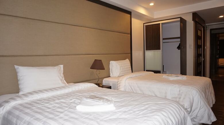Hotel West Avenue Suites