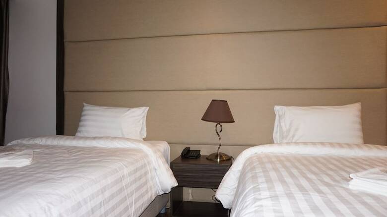 Hotel West Avenue Suites