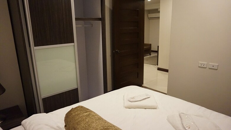 Hotel West Avenue Suites