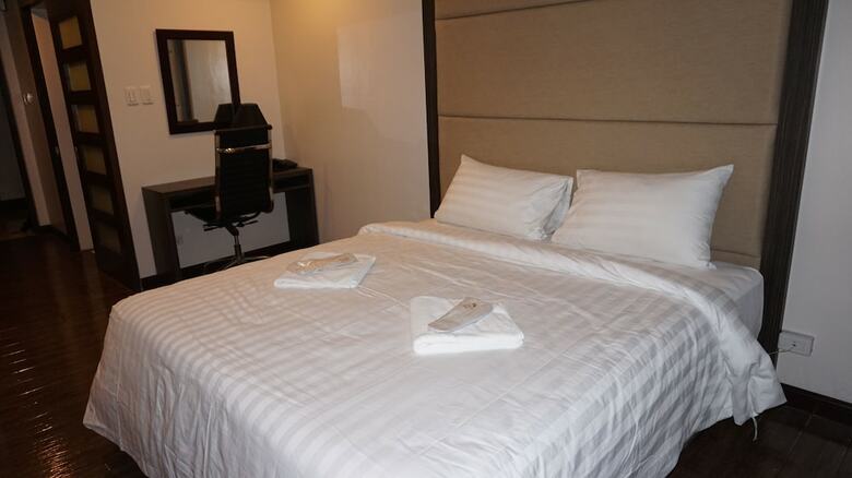 Hotel West Avenue Suites