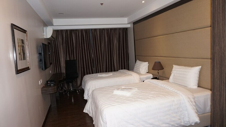 Hotel West Avenue Suites