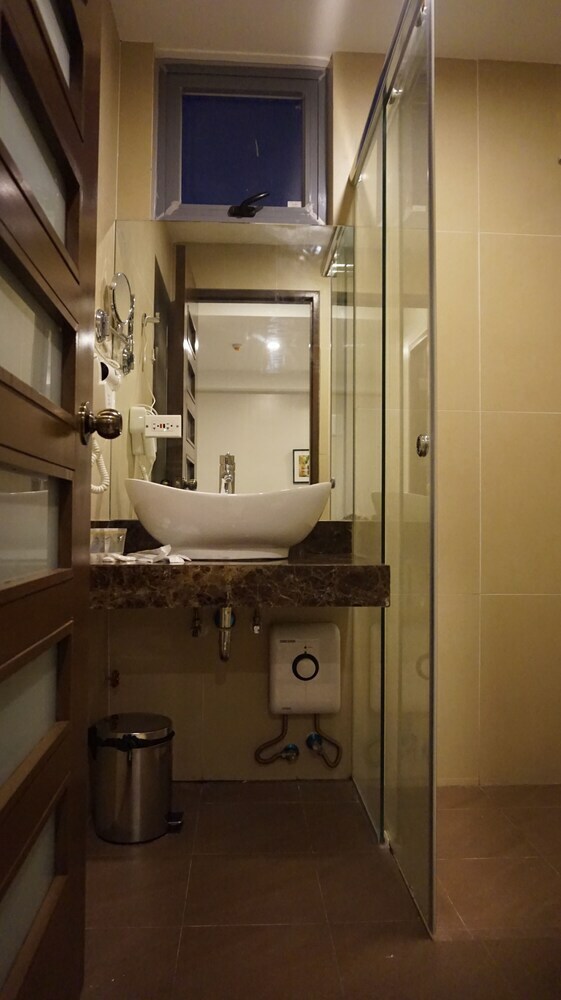 Hotel West Avenue Suites