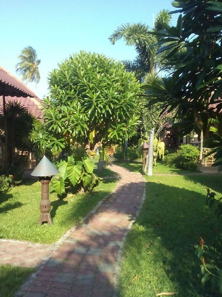 Hotel Bee Nat Garden Resort