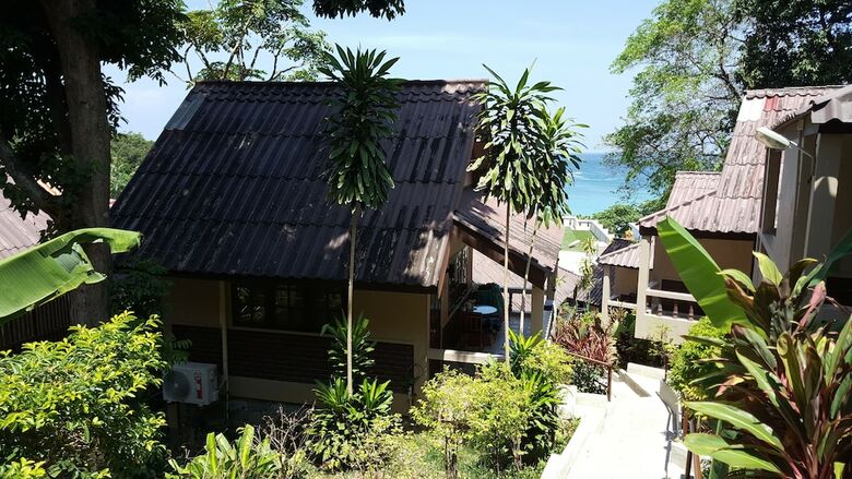 Kata Beachwalk Hotel And Bungalows