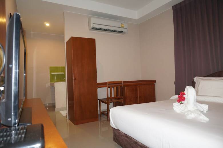 Kata Beachwalk Hotel And Bungalows