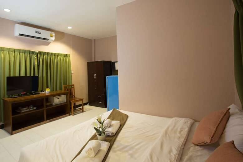 Kata Beachwalk Hotel And Bungalows