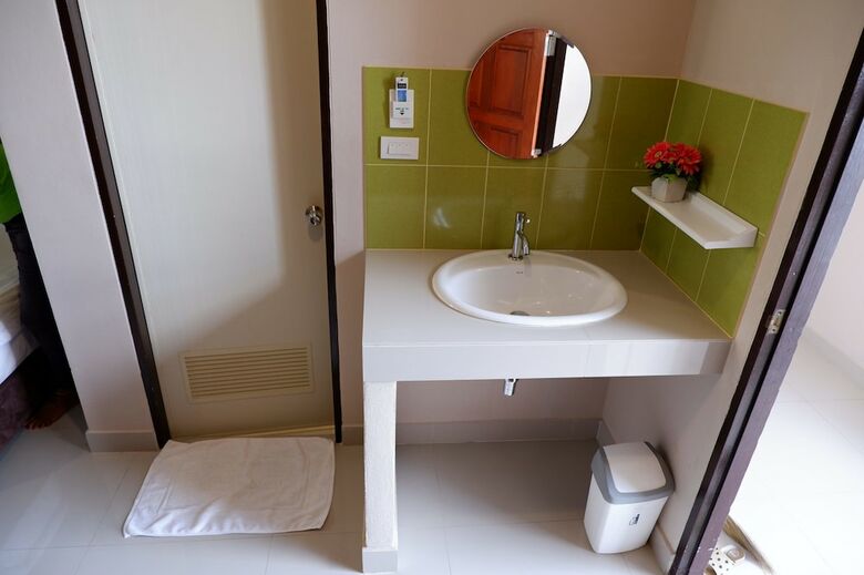 Kata Beachwalk Hotel And Bungalows