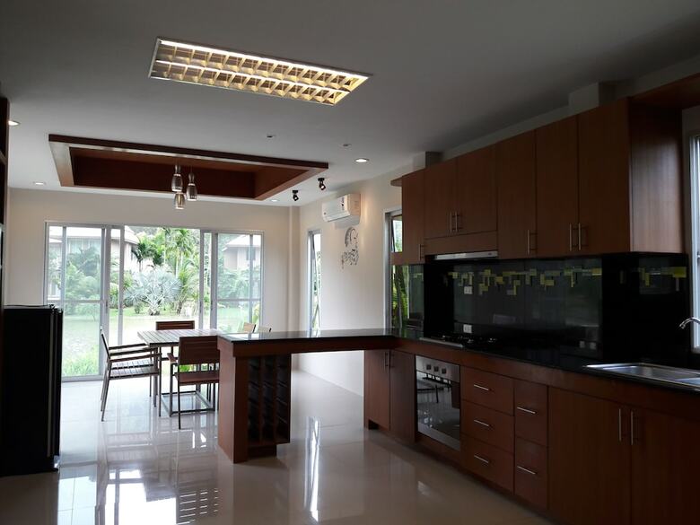 Villa Sakoo Valley Naithon Beach