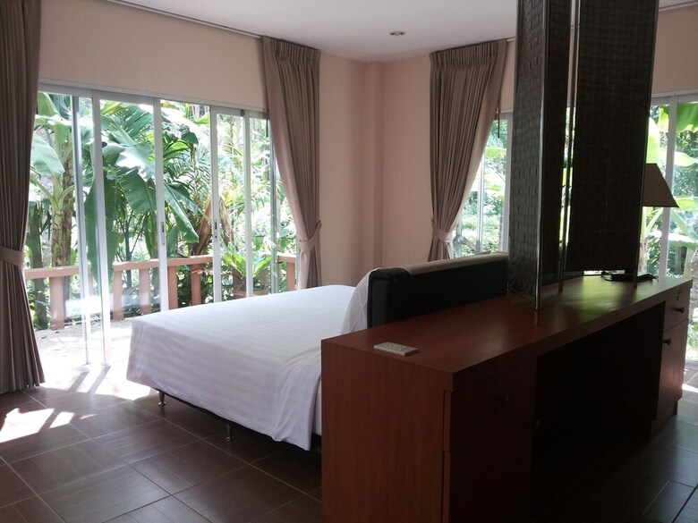 Villa Sakoo Valley Naithon Beach
