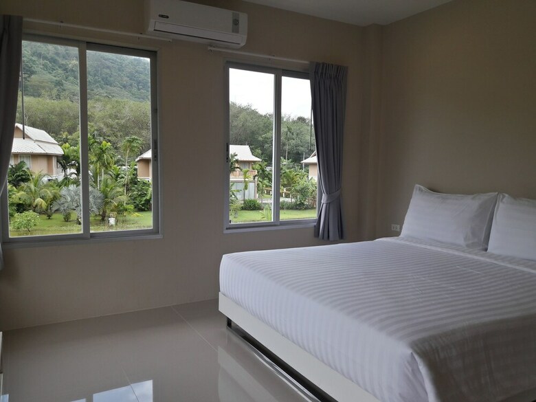 Villa Sakoo Valley Naithon Beach