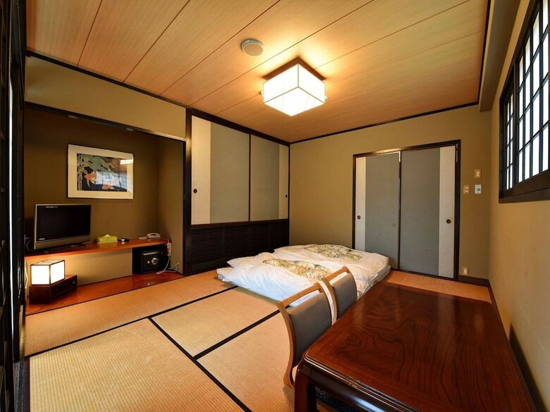 Yufuin Kinrinko Hotel