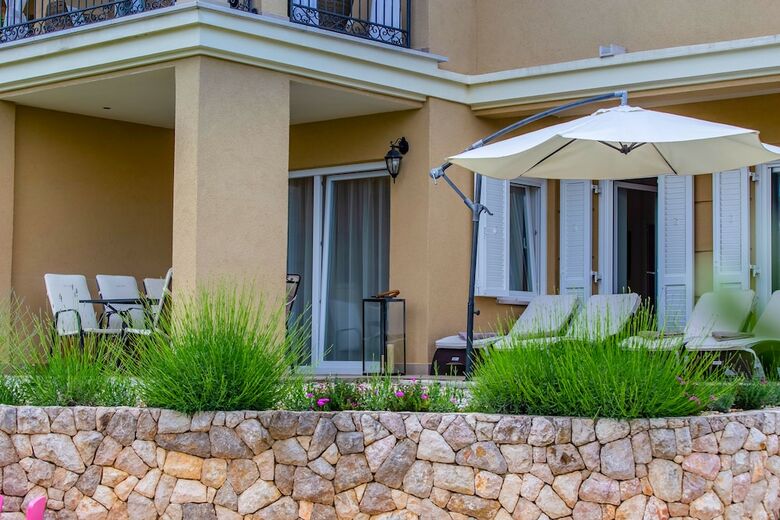 Aparthotel Luxury Villa Luce