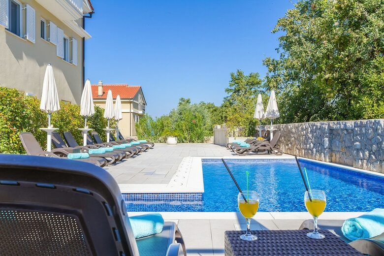 Aparthotel Luxury Villa Mande