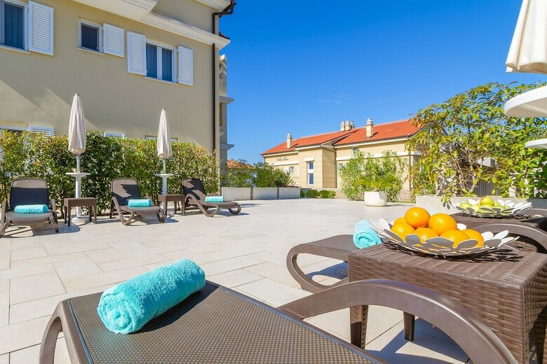 Aparthotel Luxury Villa Mande
