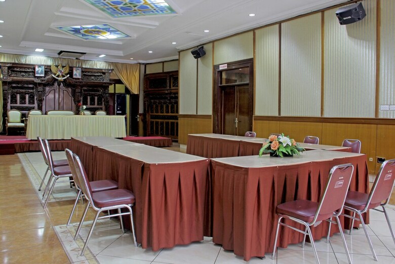 Hotel Reddoorz @ Lodaya