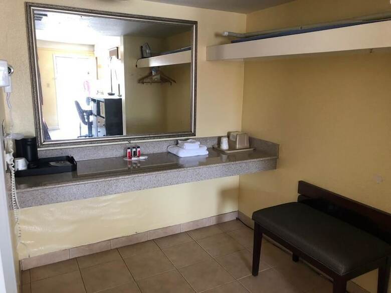 Hotel Days Inn By Wyndham Gainesville