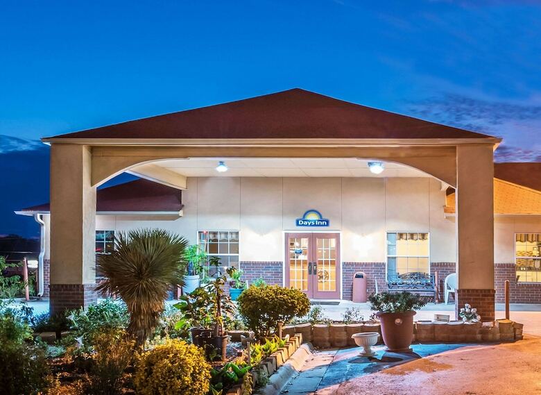 Hotel Days Inn By Wyndham Gainesville