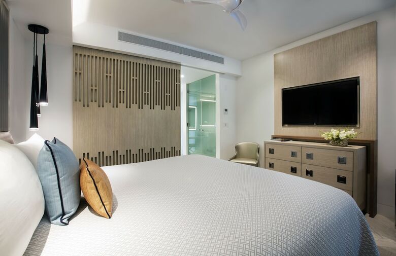Hotel H2o Suites - Adults Only