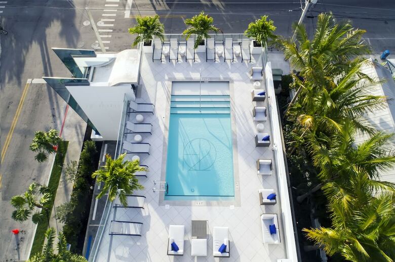 Hotel H2o Suites - Adults Only