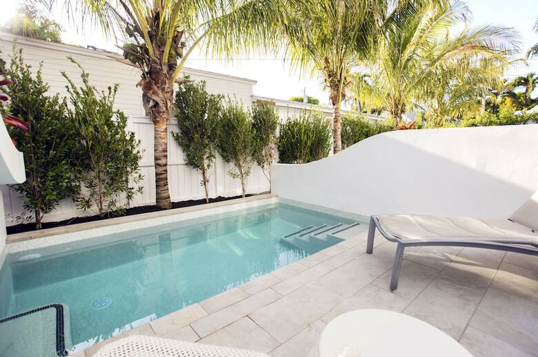 Hotel H2o Suites - Adults Only