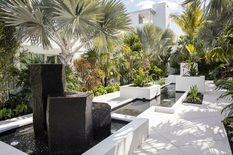 Hotel H2o Suites - Adults Only