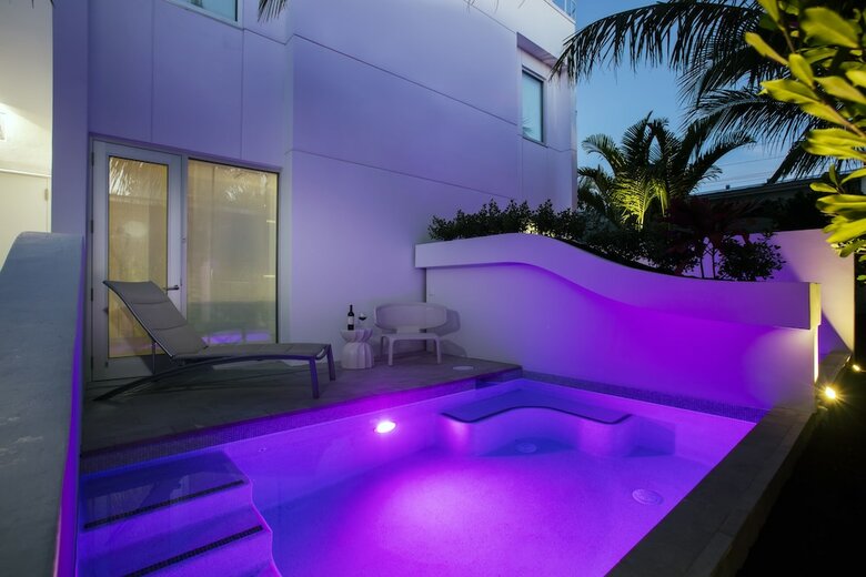 Hotel H2o Suites - Adults Only