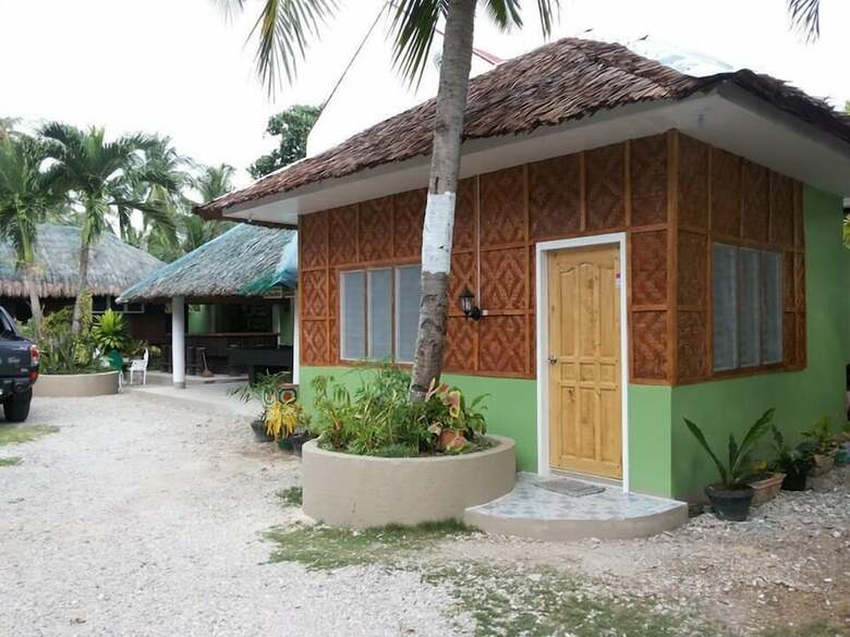 Bed & Breakfast Yak-yak Beach Home