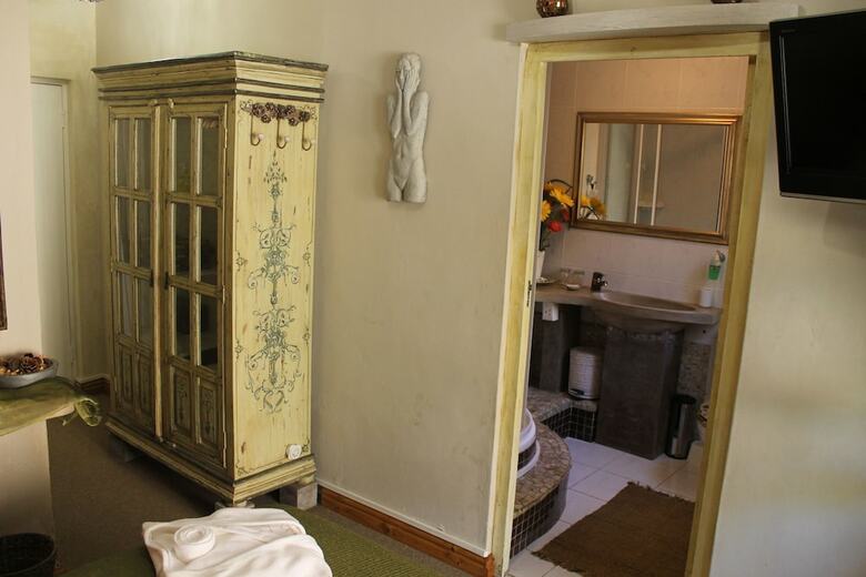 Hotel Kumbaya House