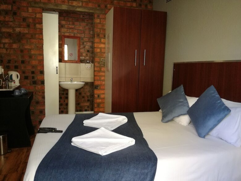 Hotel 21 On Coetzee Guest House