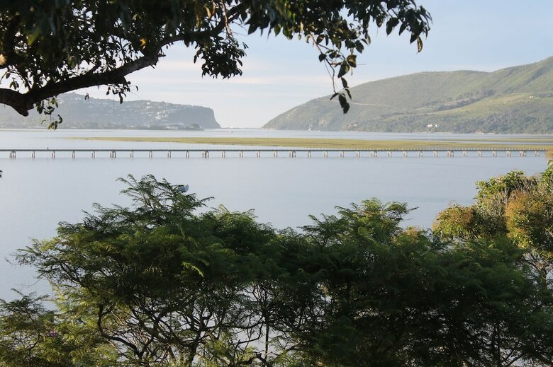 Bed & Breakfast Phoenix Lodge And Waterside Accommodation