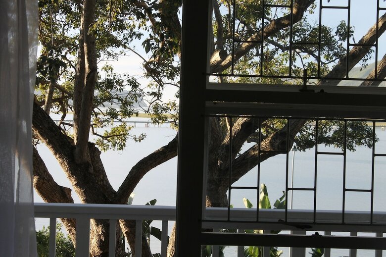 Bed & Breakfast Phoenix Lodge And Waterside Accommodation