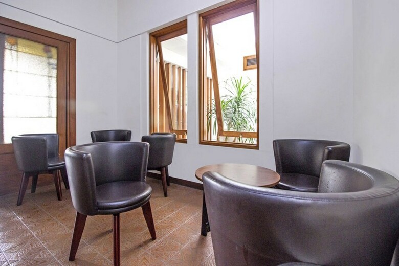 Hotel Residences By Reddoorz Near Rumah Mode